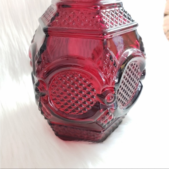 DARK RED VASE AVON CUT GLASS CAPE COD 1876 WINE DECANTER WINE COLOR PERFECT COND - Picture 8 of 8